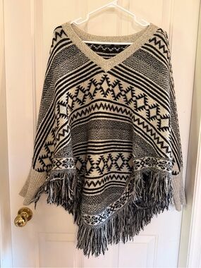 Heart Soul Women’s Black and Cream Knit Sweater Poncho - Medium